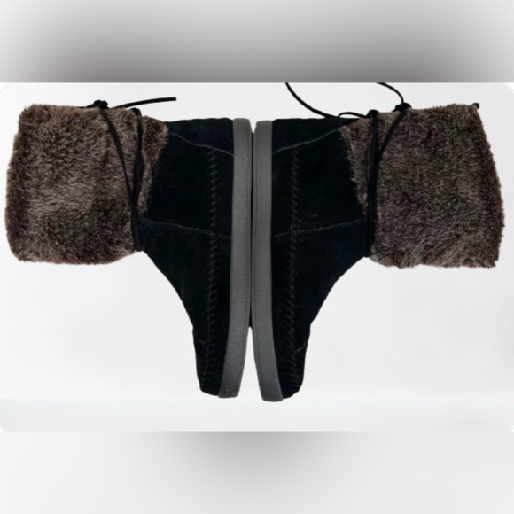 EUC Size 7 Tom’s Ankle Boots. - Picture 4 of 6